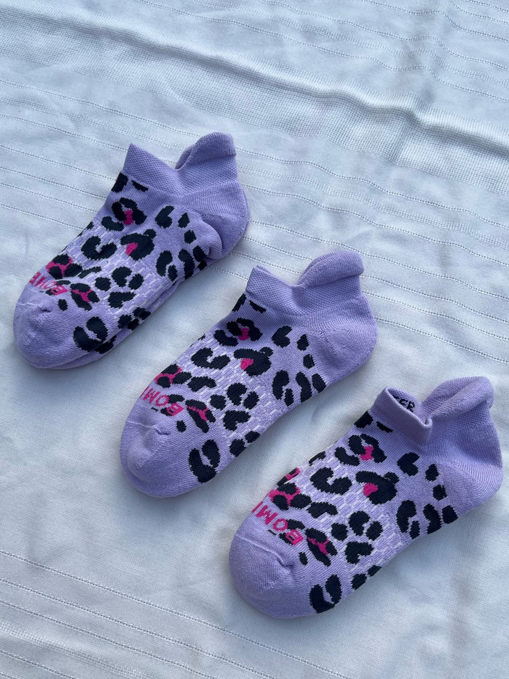 Bombas 3 Pr Lavender Leopard No-Show Blister Tab Socks